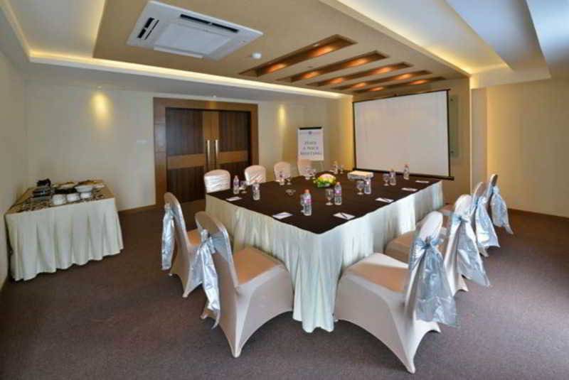 Отель Grand Tjokro Yogyakarta