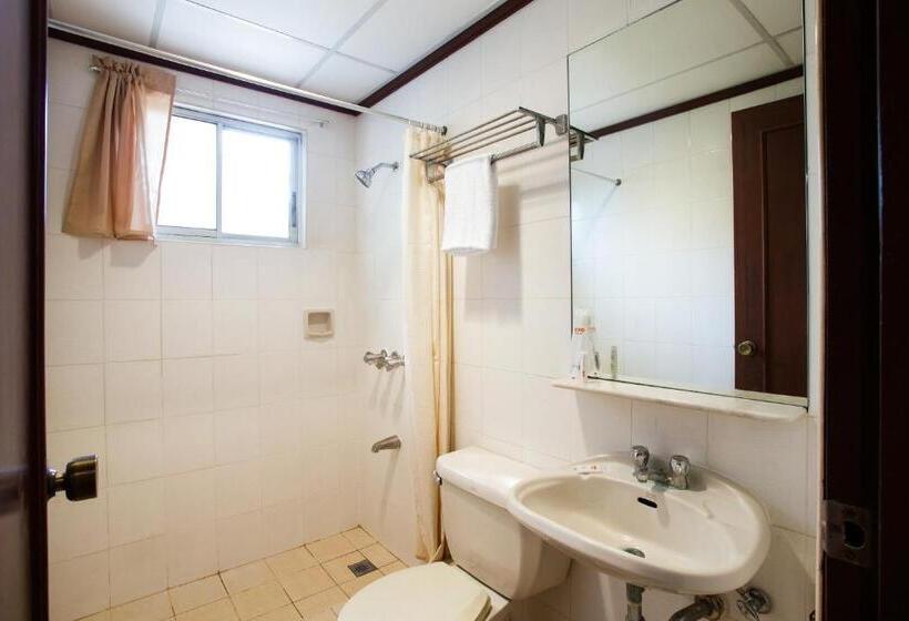 Отель The Humbertos