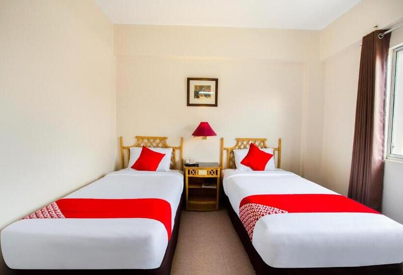 Отель The Humbertos