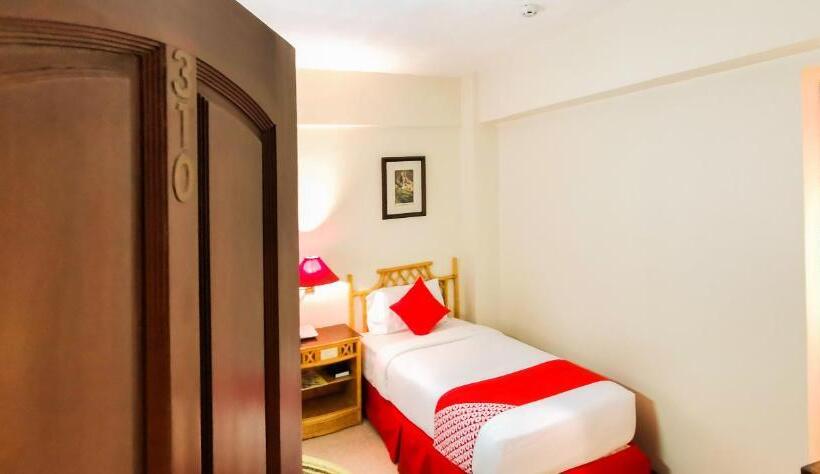 ホテル The Humbertos