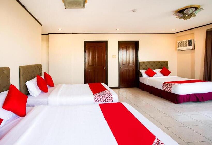 ホテル The Humbertos