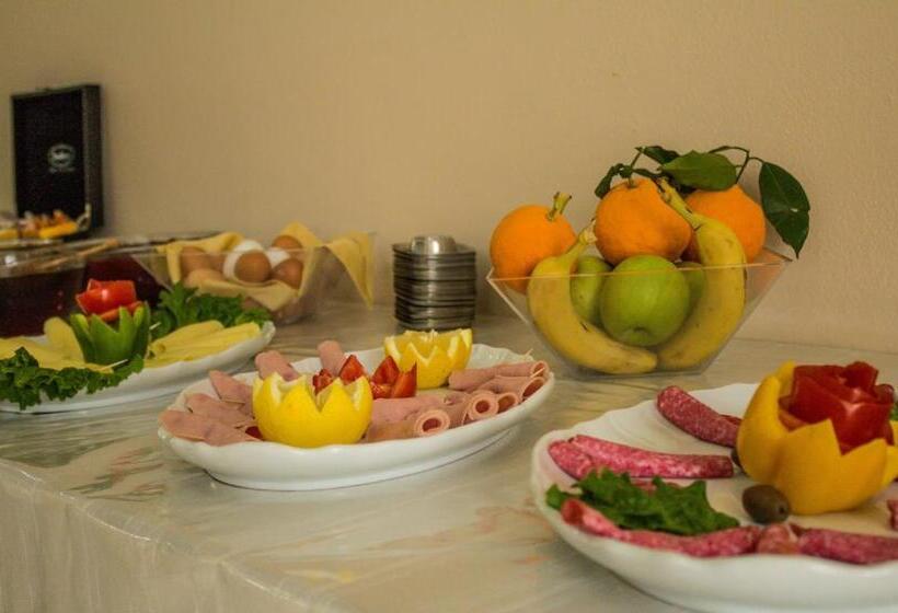 בית מלון כפרי Ialysos City