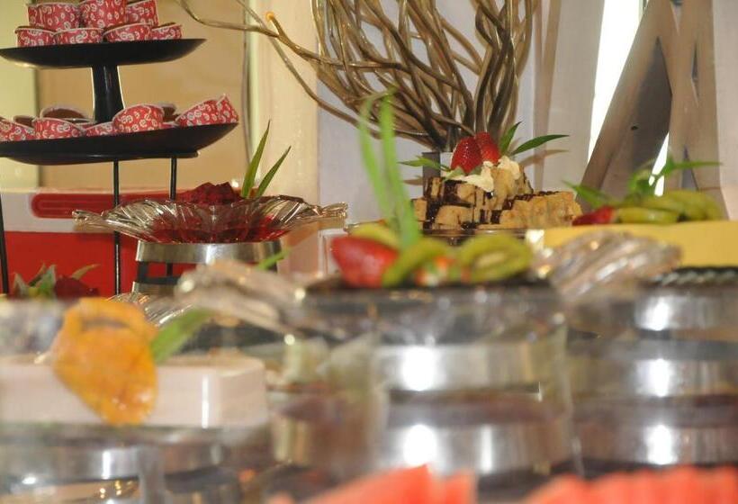 Отель Klana Beach Resort Port Dickson