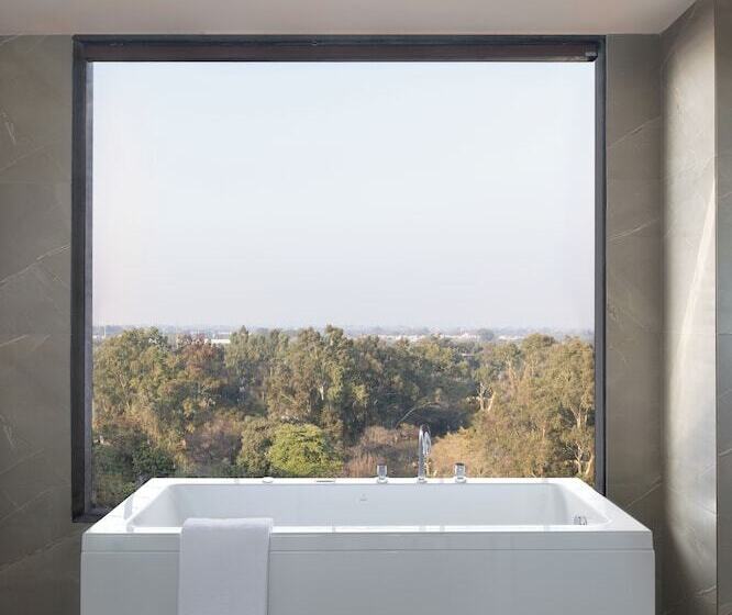 فندق Mercure Chandigarh Tribune Chowk