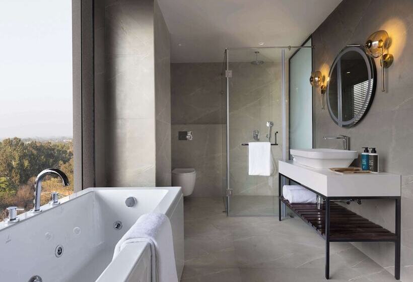 فندق Mercure Chandigarh Tribune Chowk