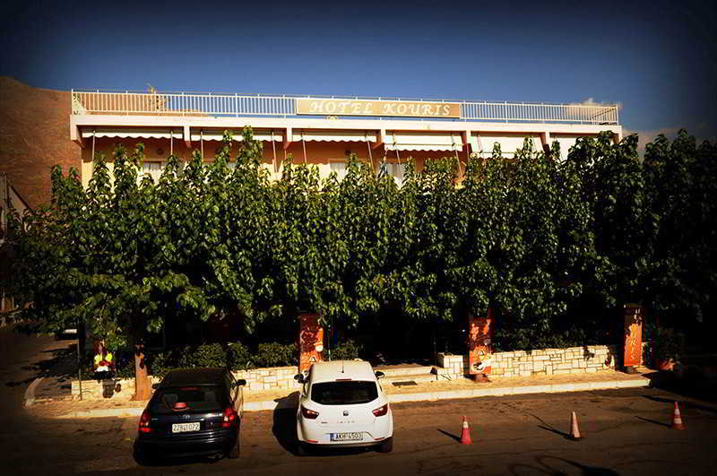 فندق Kouris