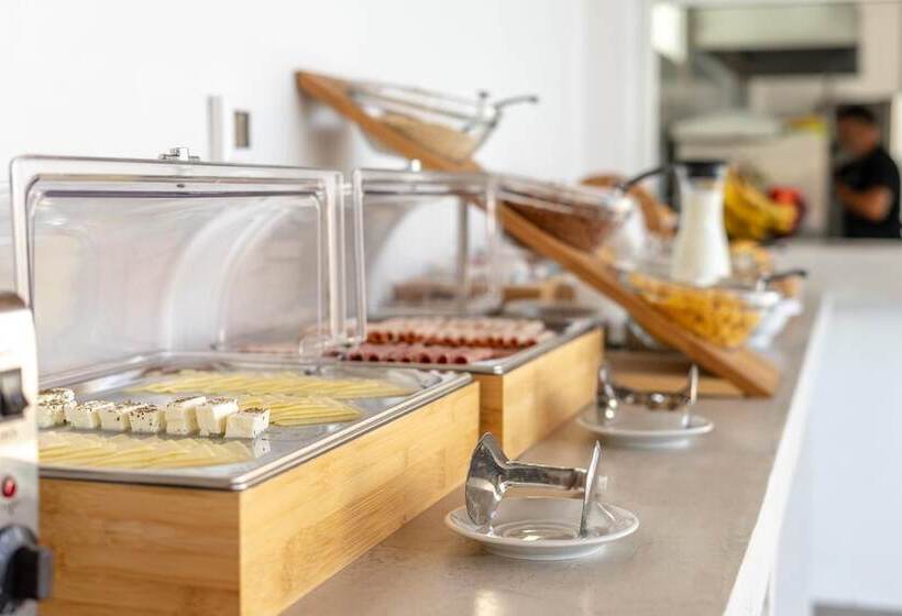 호텔 Kouros Home & Suites