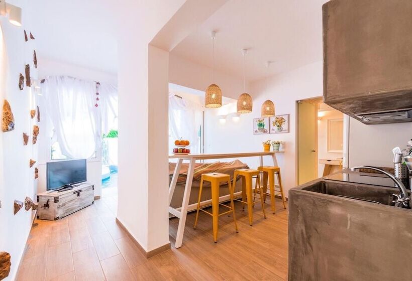 호텔 Kouros Home & Suites