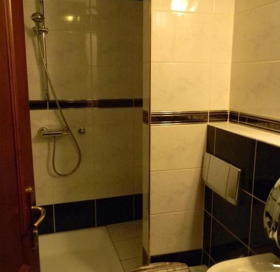 هتل Krona Domžale