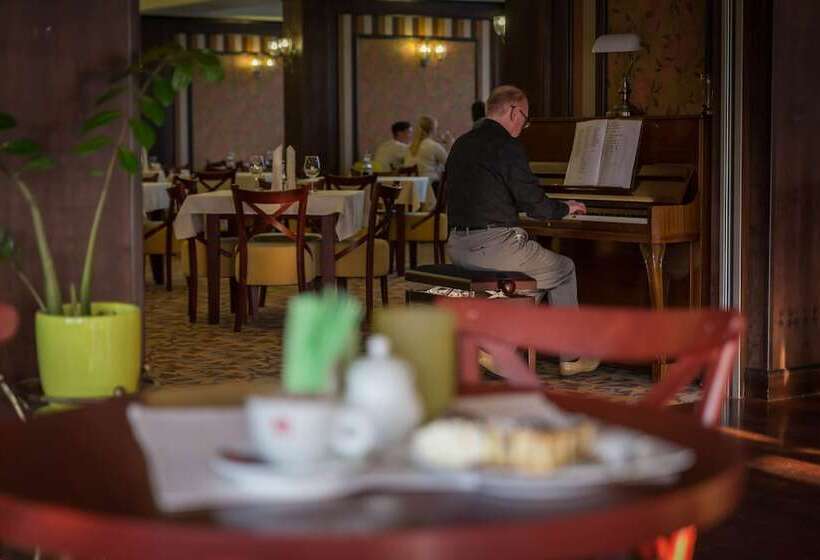 فندق Kryształ Conference & Spa