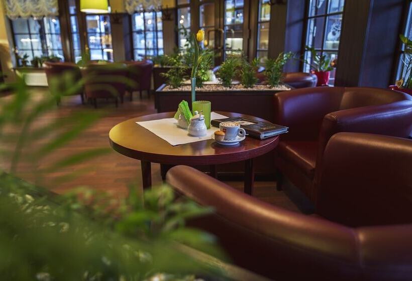 فندق Kryształ Conference & Spa