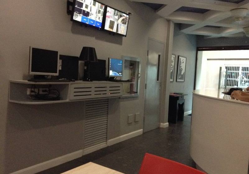 هتل Leez Inn Malate