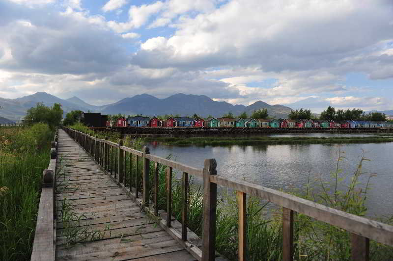 Hotel Lijiang Lashi Lake Retreat