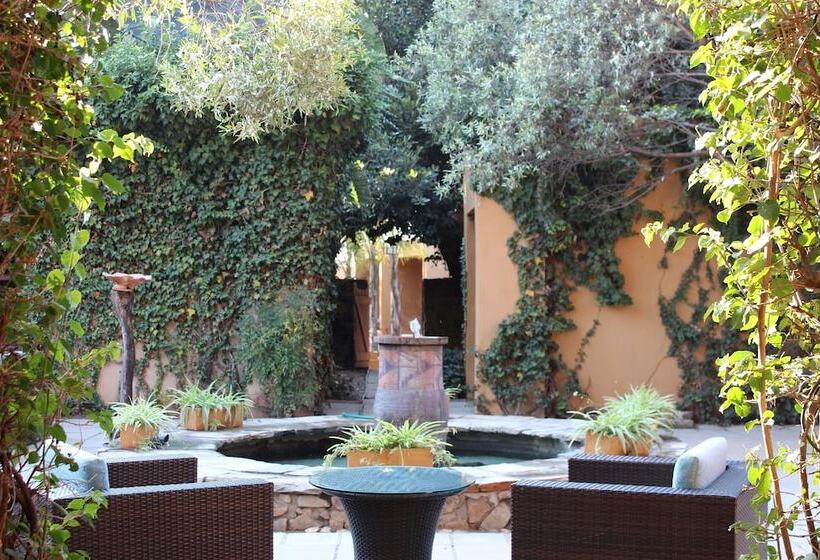 Lombardy Boutique Hotel & Conference Centre