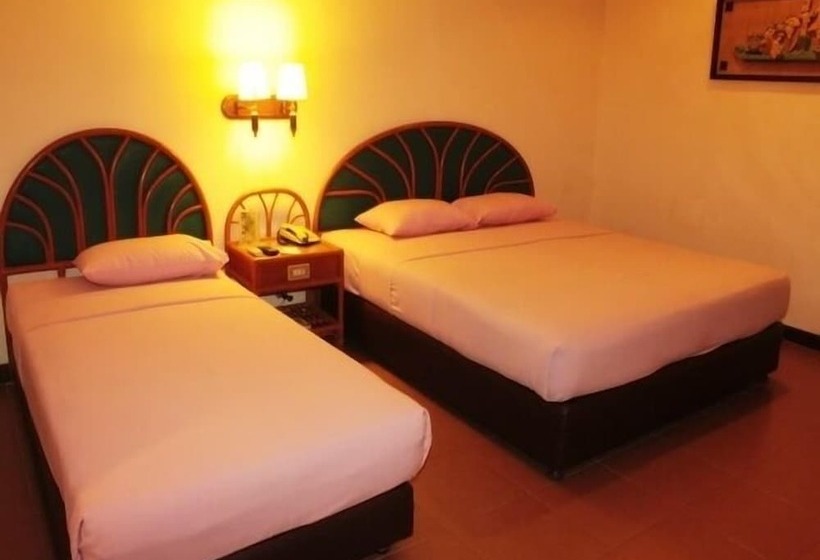 هتل Losari Beach Inn