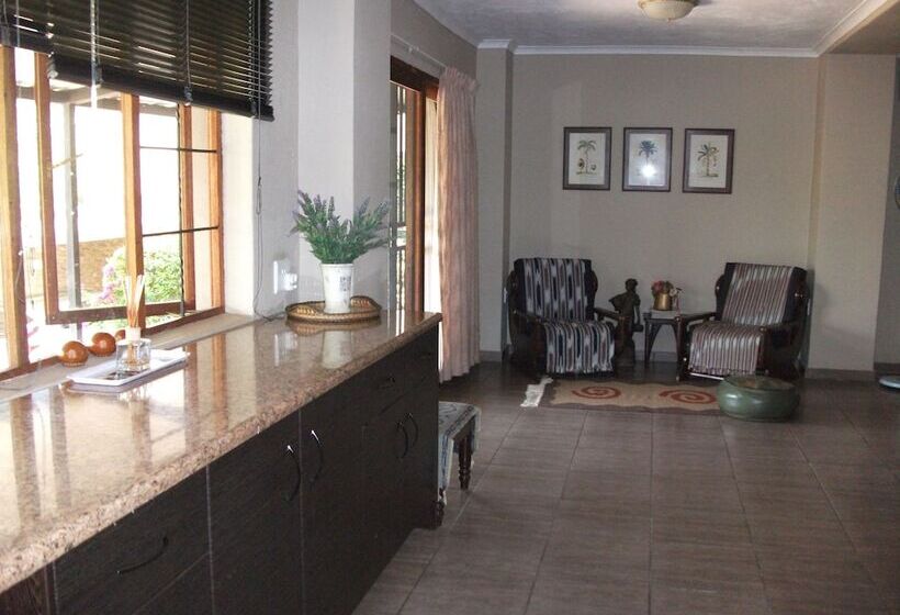 בית מלון כפרי Meerkat Manor