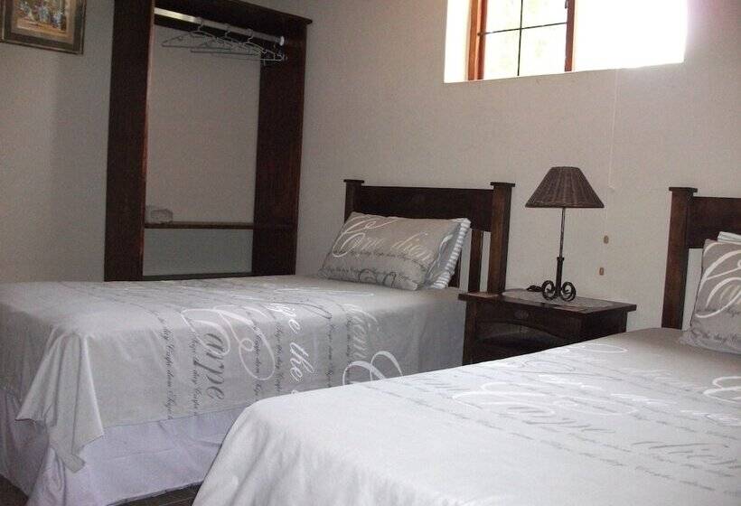 בית מלון כפרי Meerkat Manor