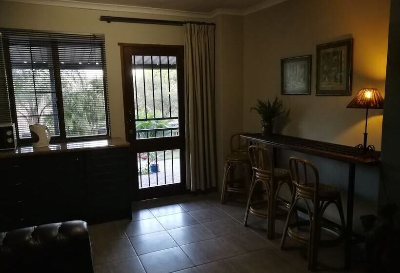 בית מלון כפרי Meerkat Manor