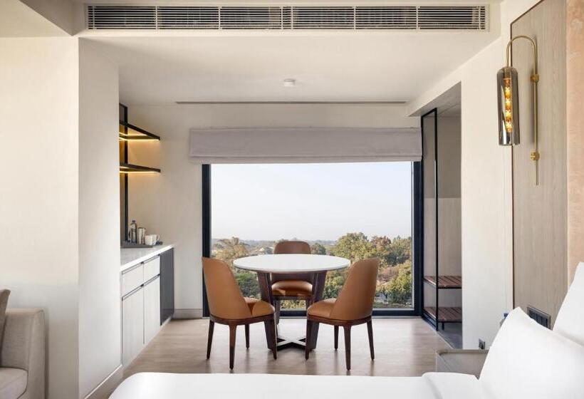 فندق Mercure Chandigarh Tribune Chowk