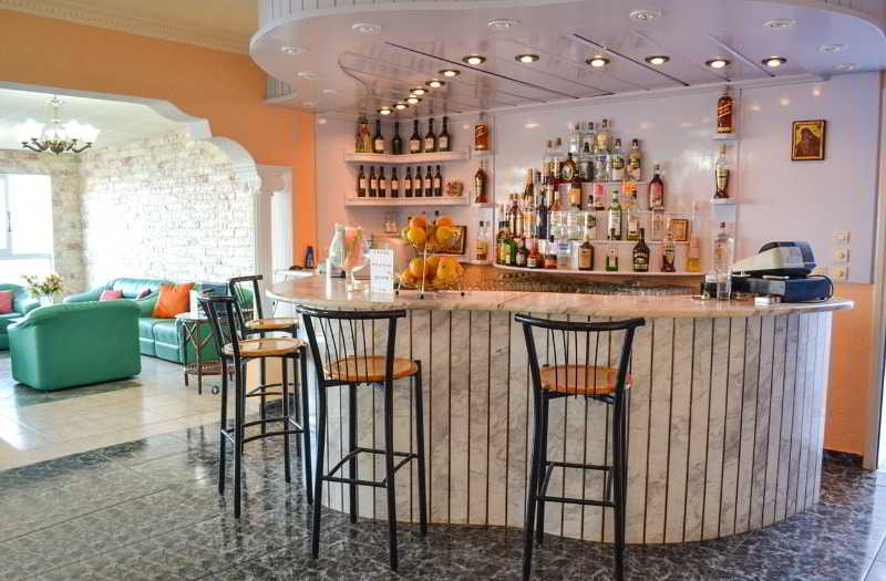 هتل Mikes Apartments