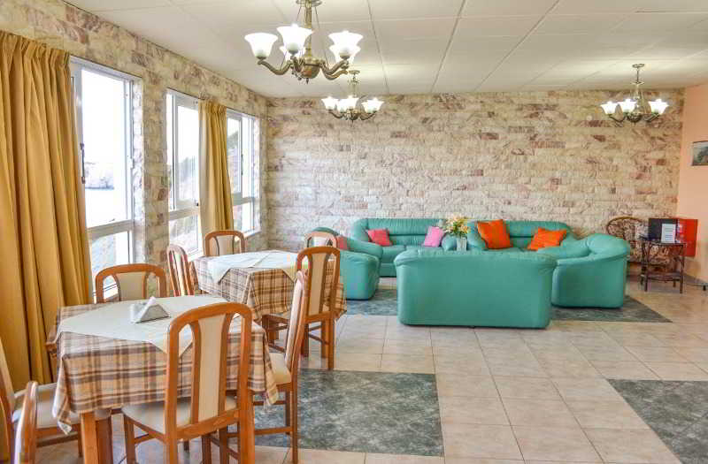 هتل Mikes Apartments