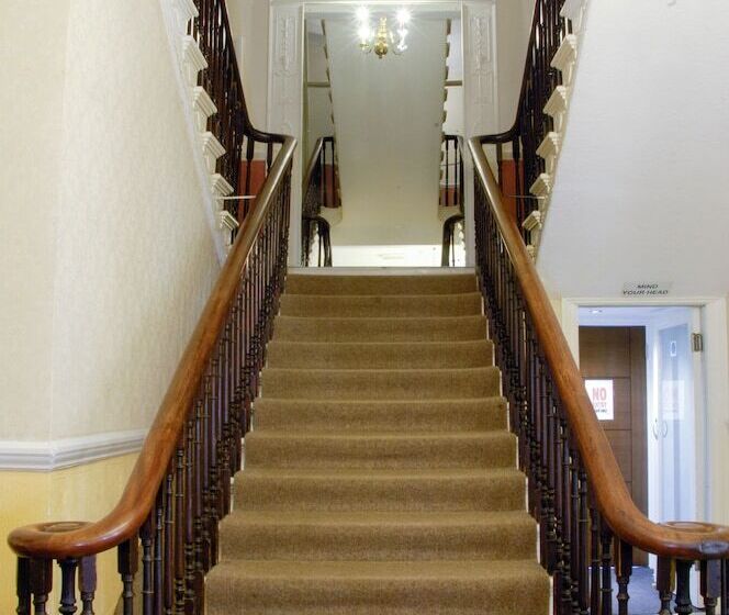 فندق New Westcliff