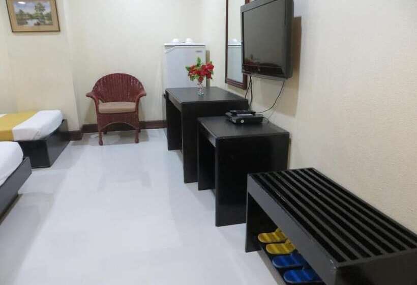 هتل Paragon Suites