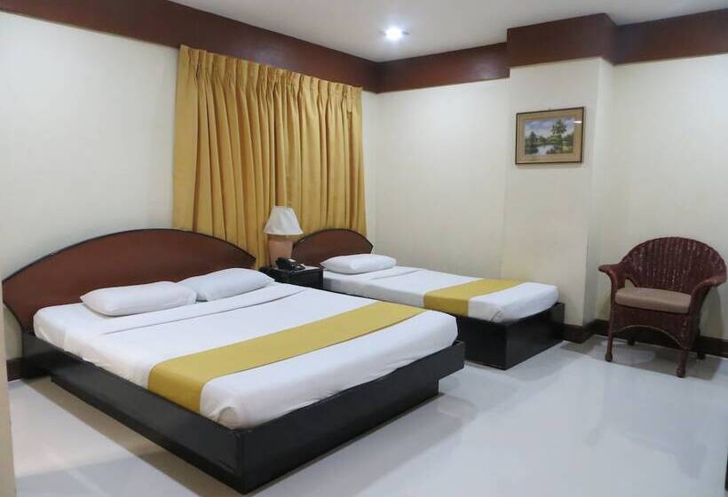 هتل Paragon Suites