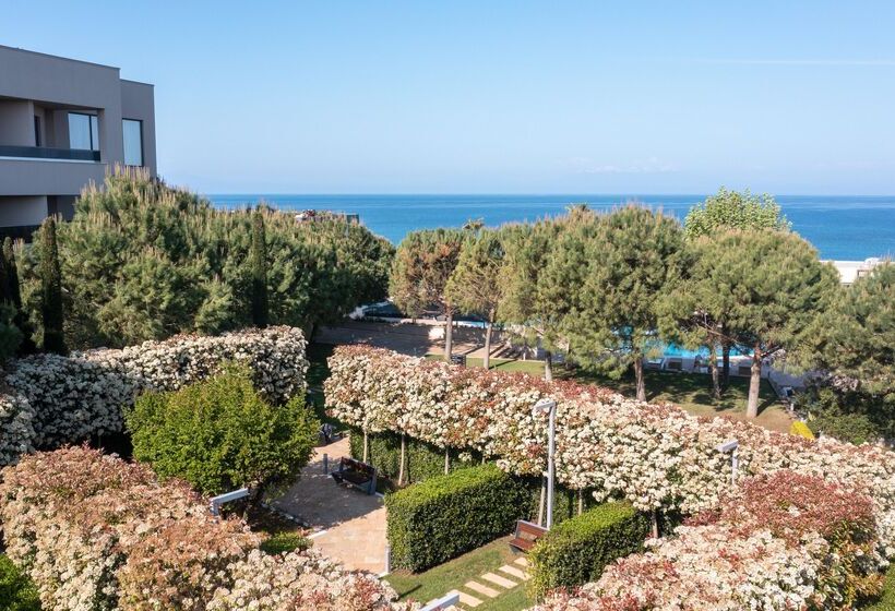 בית מלון כפרי Pomegranate Wellness Spa