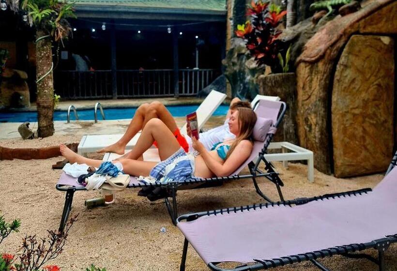 فندق Poshtel Arenal