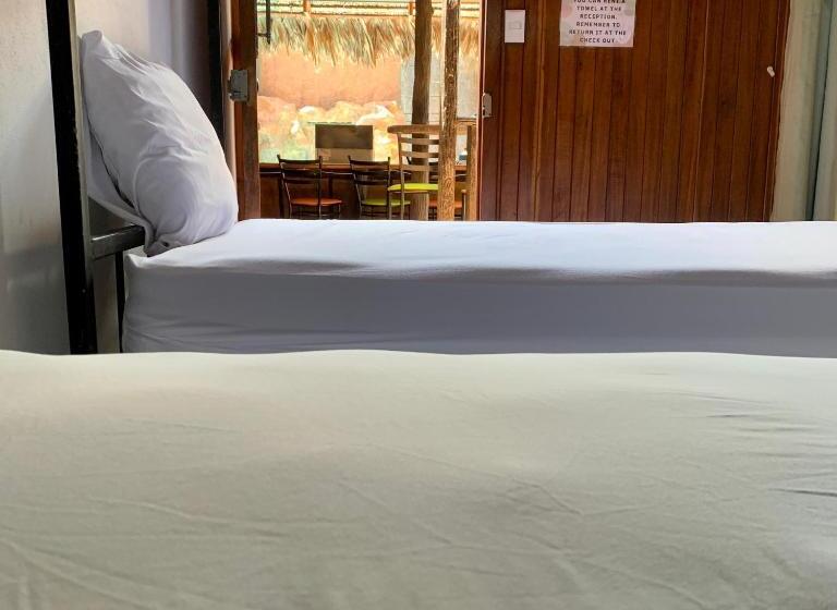 فندق Poshtel Arenal