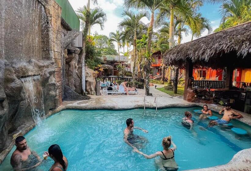 فندق Poshtel Arenal