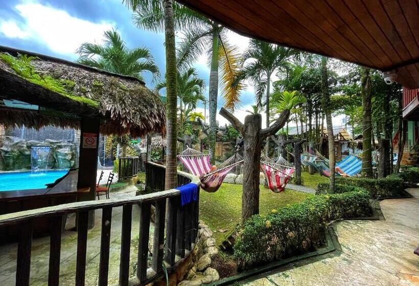 فندق Poshtel Arenal