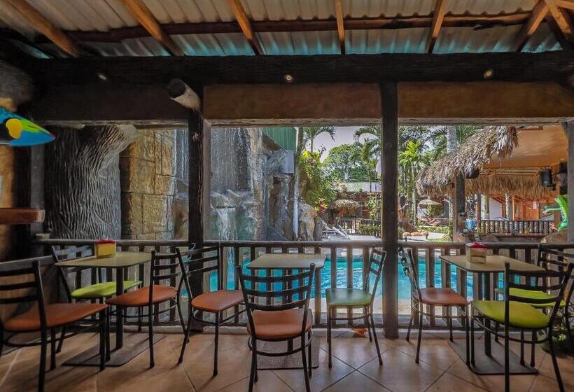 فندق Poshtel Arenal