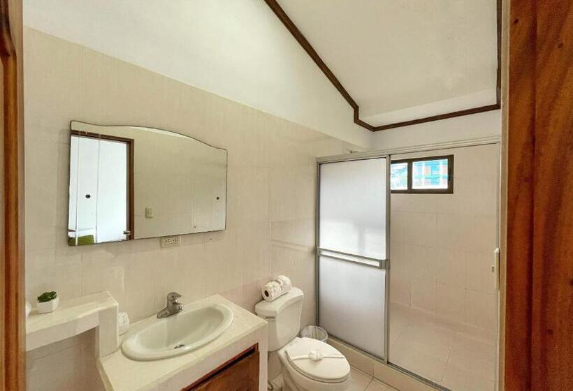 فندق Poshtel Arenal