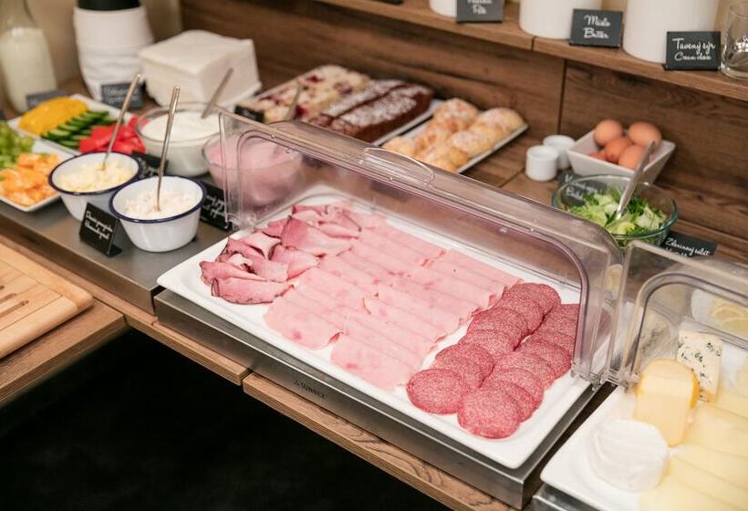 هتل Pytloun Design Self Checkin