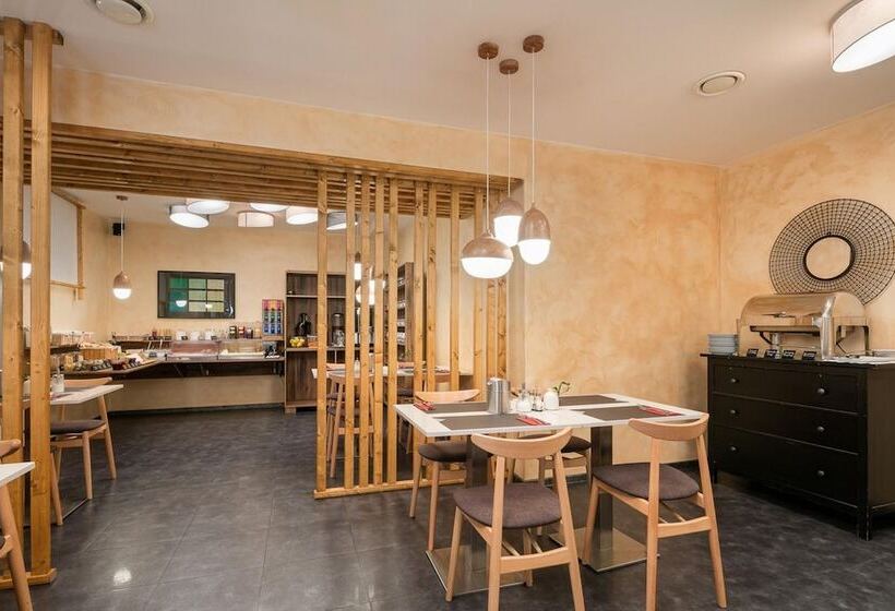 هتل Pytloun Design Self Checkin