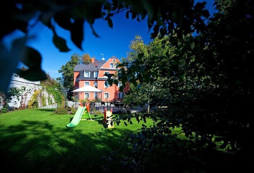 هتل Pytloun Design Self Checkin