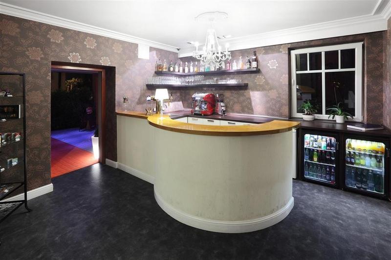 هتل Pytloun Design Self Checkin