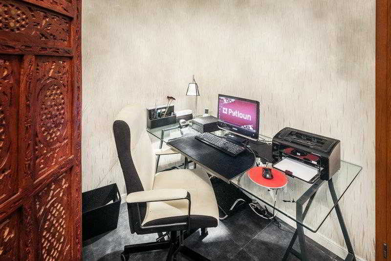 هتل Pytloun Design Self Checkin