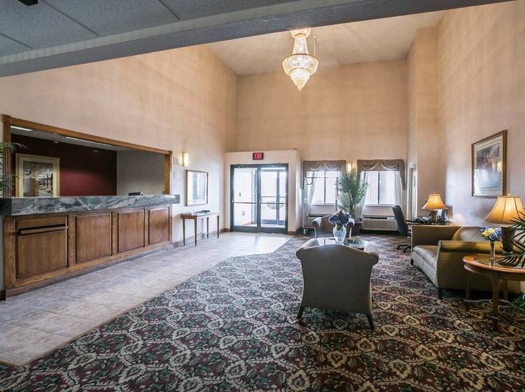 فندق Quality Inn & Suites Woodstock Near Lake Geneva