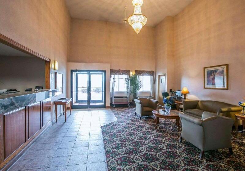 فندق Quality Inn & Suites Woodstock Near Lake Geneva