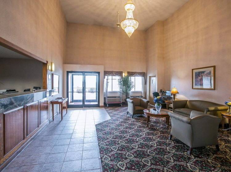 فندق Quality Inn & Suites Woodstock Near Lake Geneva