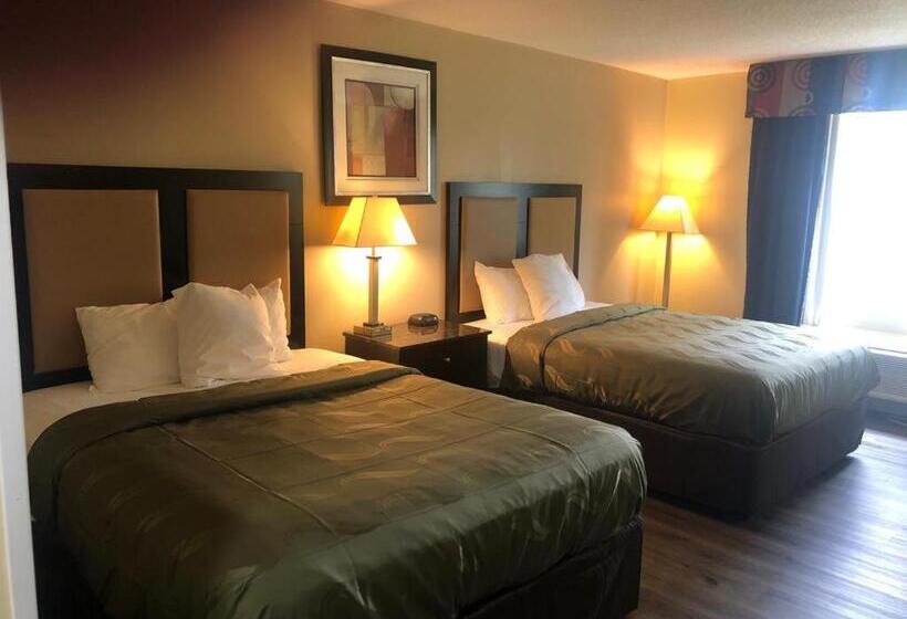 فندق Quality Inn & Suites Woodstock Near Lake Geneva