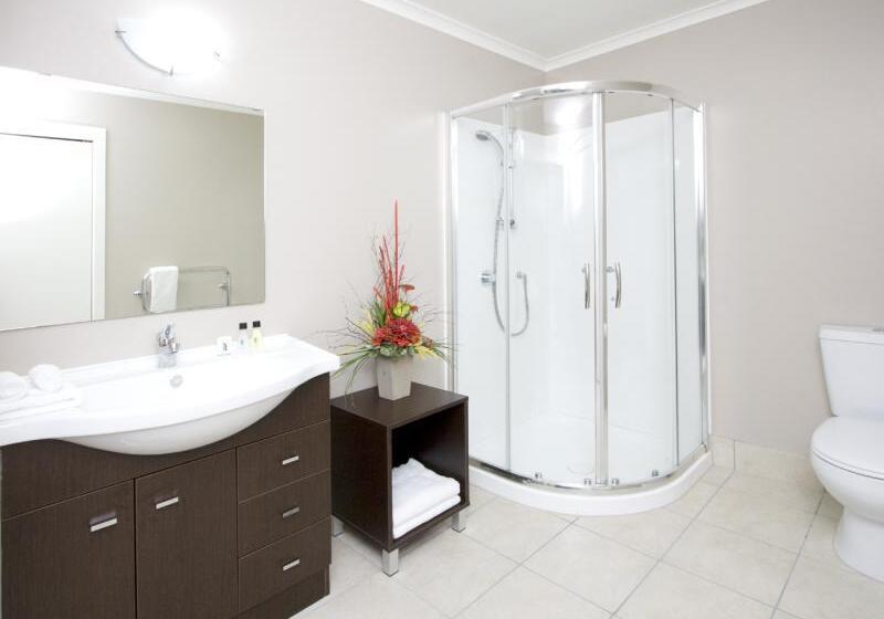 Отель Quest On Ward Serviced Apartments