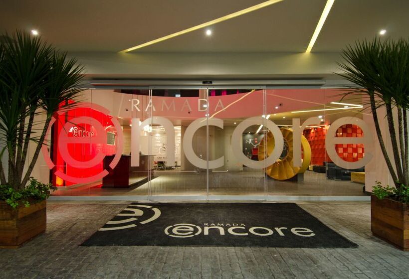 ホテル Ramada Encore By Wyndham Guadalajara Sur