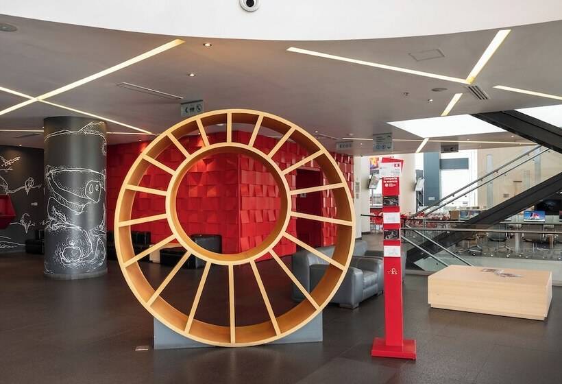 ホテル Ramada Encore By Wyndham Guadalajara Sur