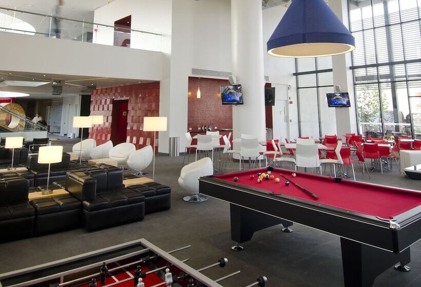 ホテル Ramada Encore By Wyndham Guadalajara Sur