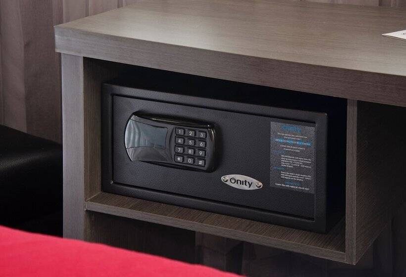 ホテル Ramada Encore By Wyndham Guadalajara Sur