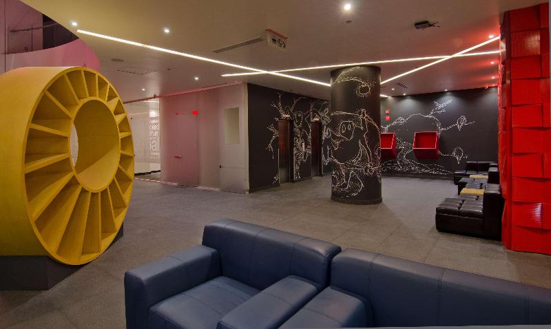 ホテル Ramada Encore By Wyndham Guadalajara Sur